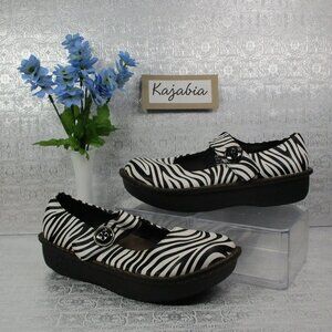 INGARO Mary Jane Clog Shoes Size 8.5